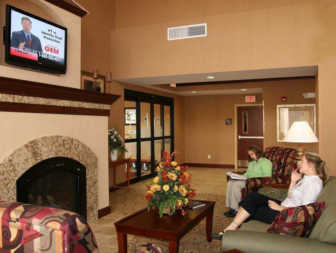 Hampton Inn And Suites Alexandria Exterior photo