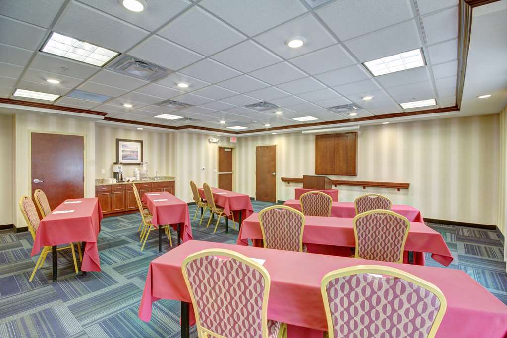 Hampton Inn And Suites Alexandria Facilities photo